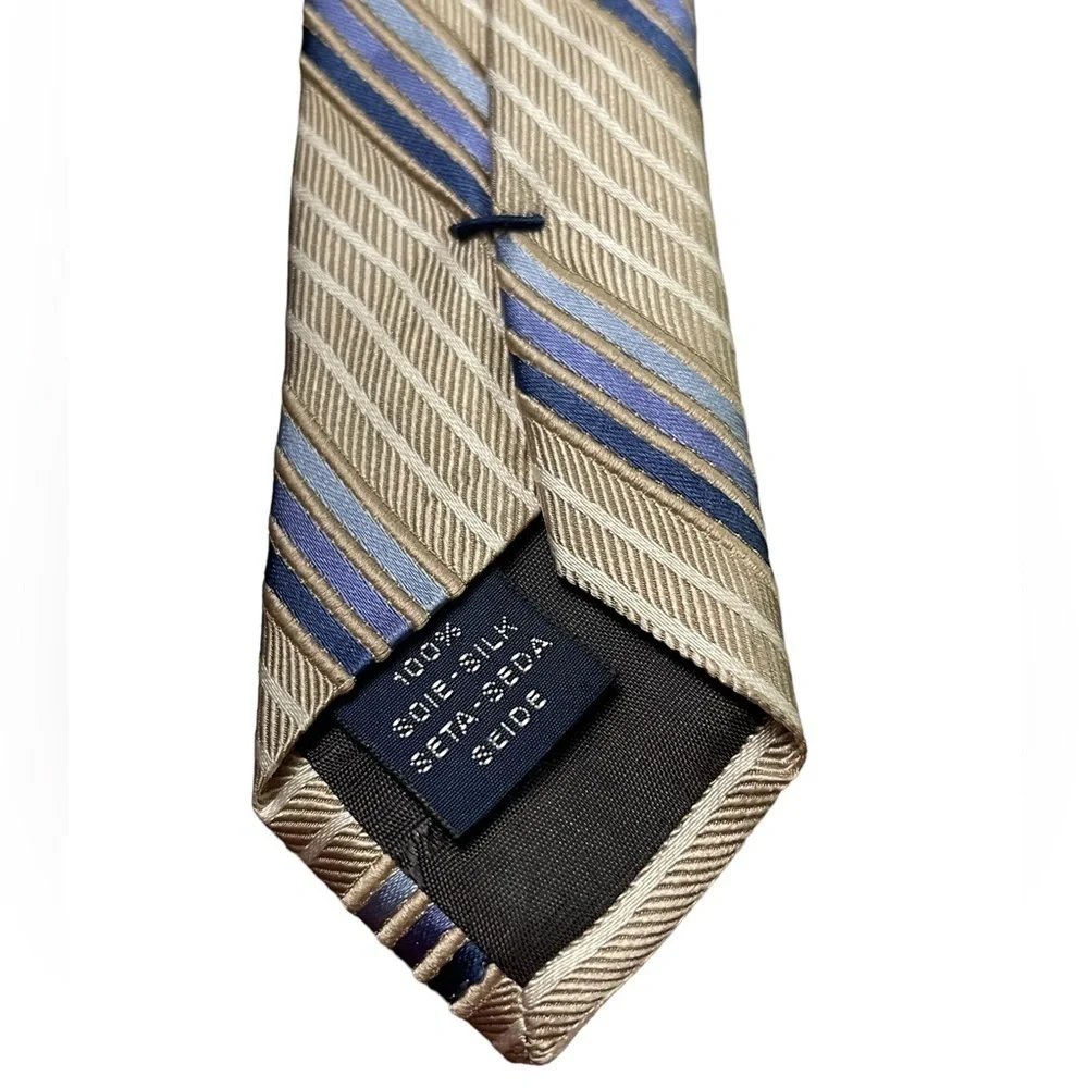🔥👔FACONNABLE 100% silk tie. Tan with cream and blue stripes. Mint condition‼️